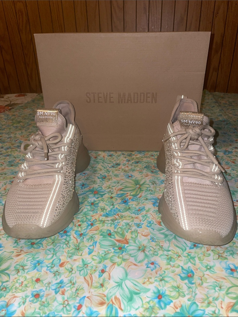 Low top maxima blush Steve Madden sneakers (11)